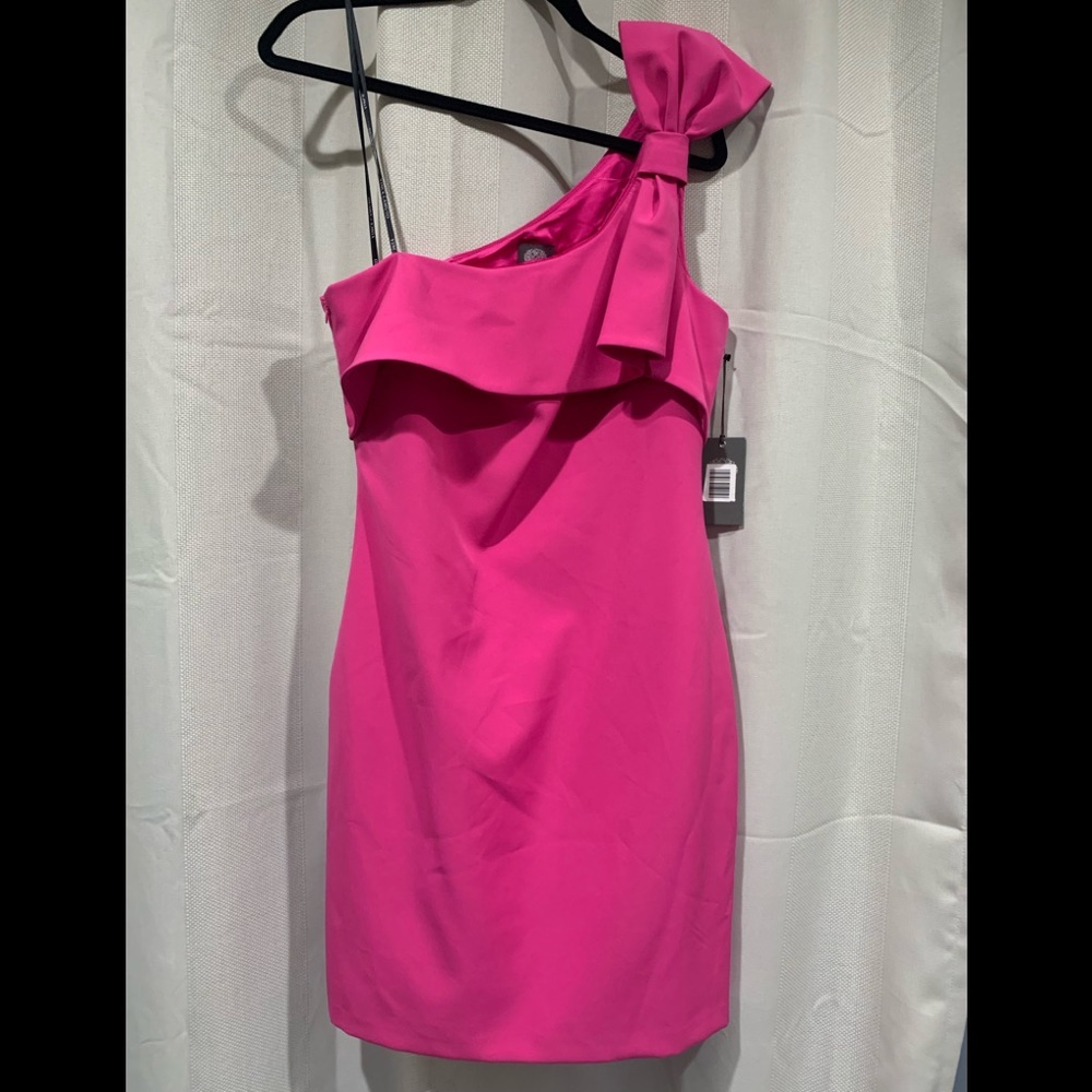 NWT Vince Camuto pink one shoulder bow sheath dress